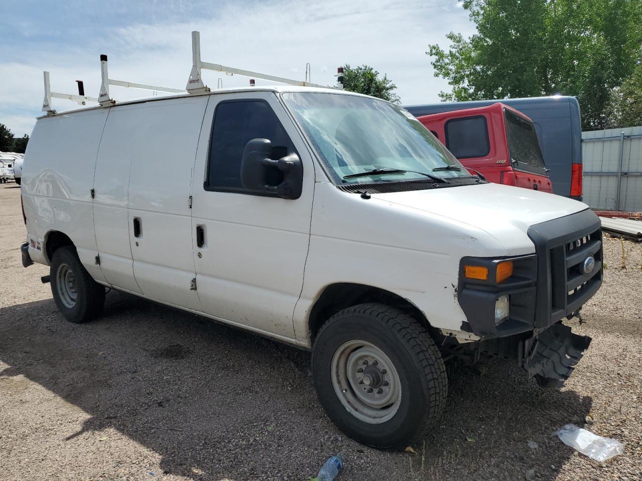 2010 Ford Econoline E250 Van - Фото 4
