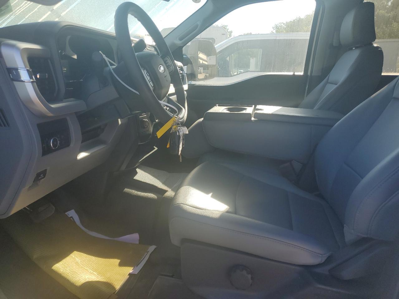 2023 Ford F550 Super Duty Super Duty - Image 7