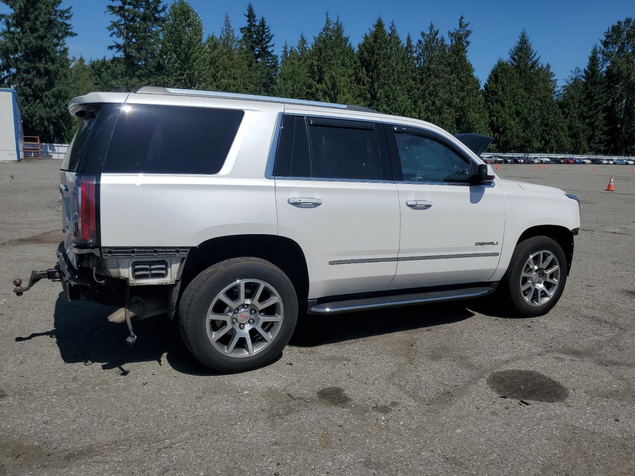 2017 GMC Yukon Denali - Image 3
