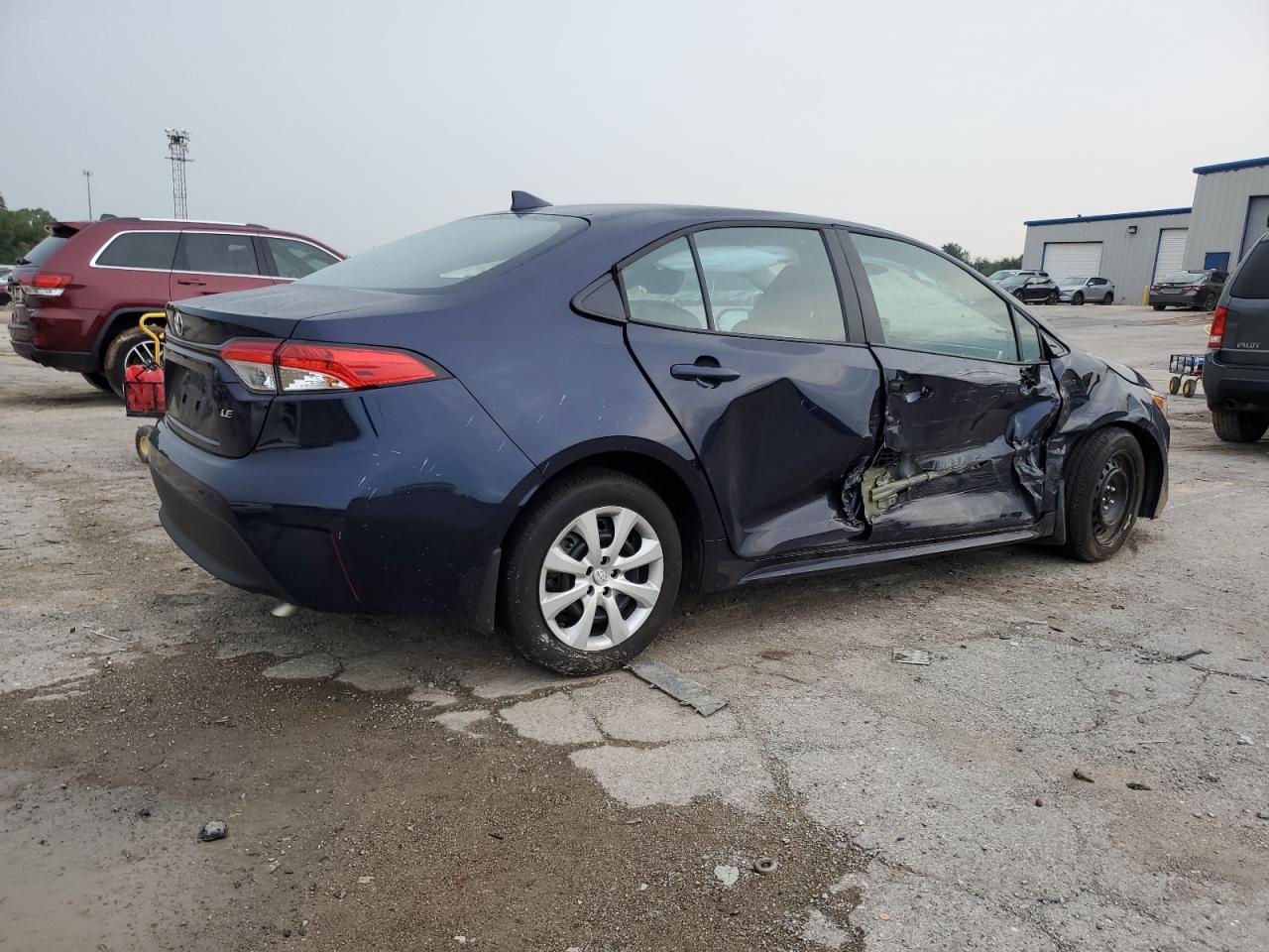 2025 Toyota Corolla Le - Фото 3