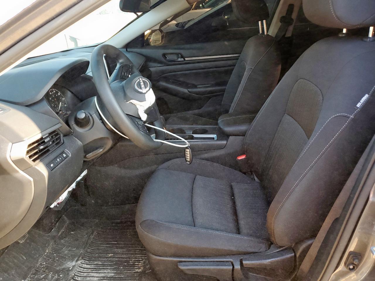 2025 Nissan Altima S - Image 7