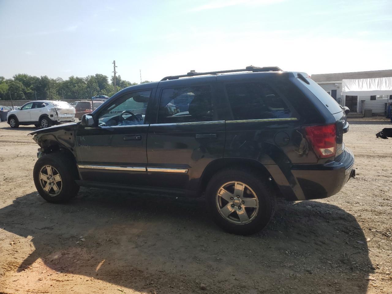 2005 Jeep Grand Cherokee Limited - Image 2