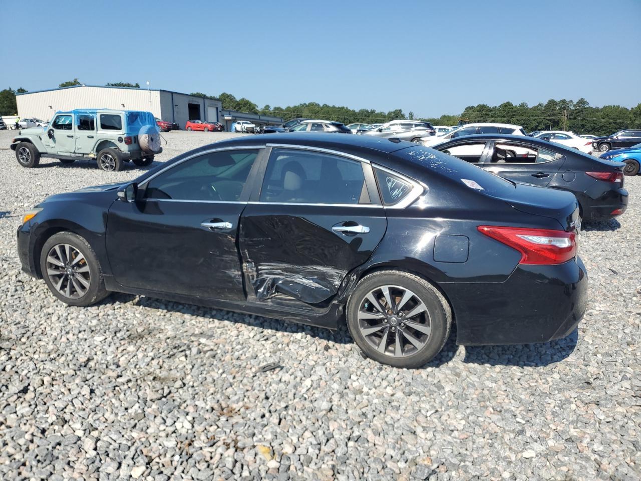 2017 Nissan Altima 2.5 - Фото 2