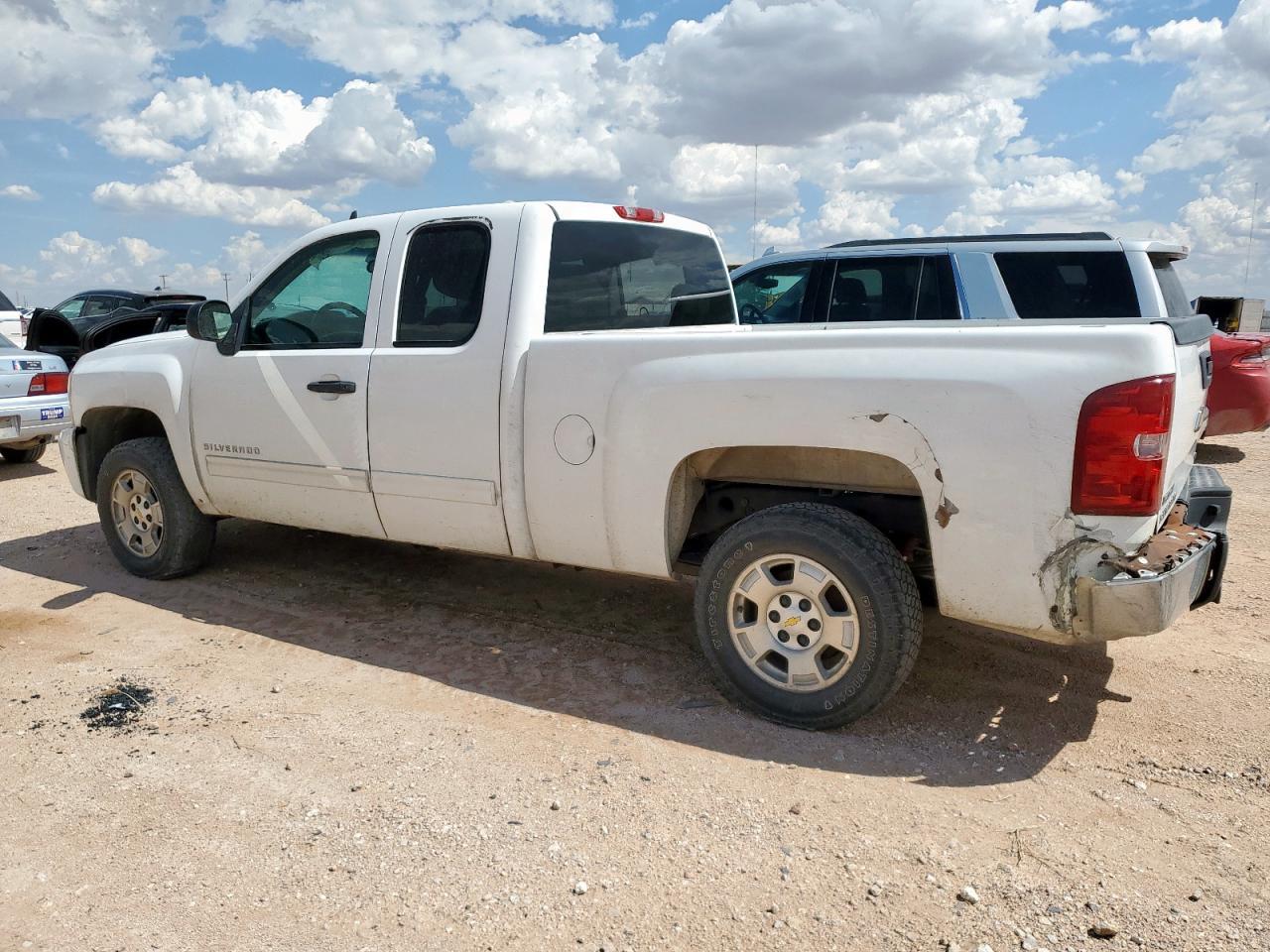 2011 Chevrolet Silverado C1500 Lt - Image 2