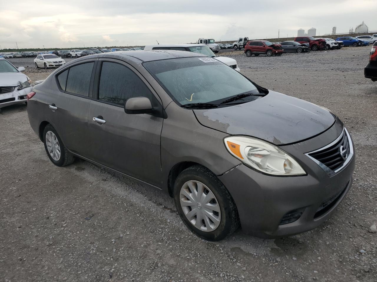 2014 Nissan Versa S - Image 4
