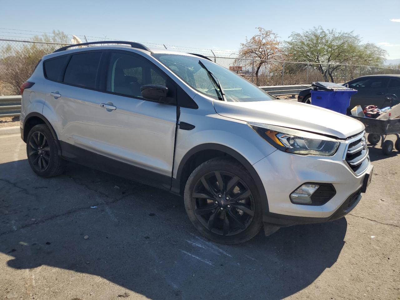 2019 Ford Escape Se - Фото 4