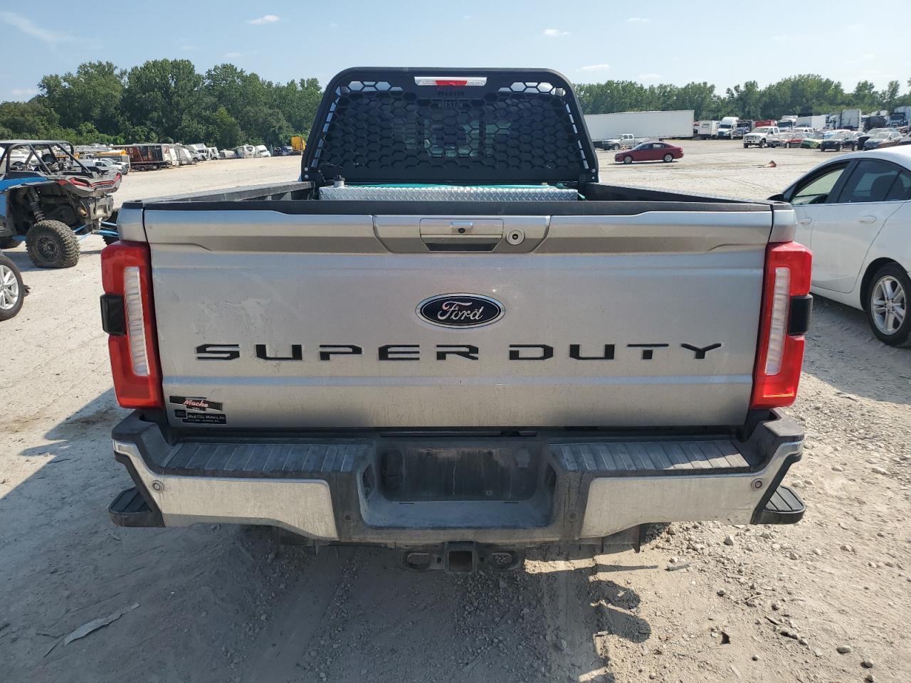2024 Ford F350 Super Duty - Фото 6