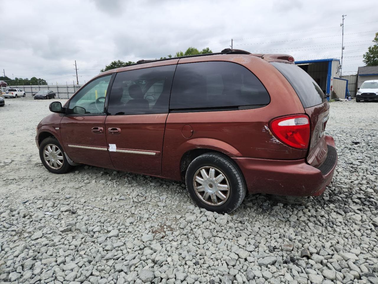2007 Chrysler Town & Country Touring - Фото 2