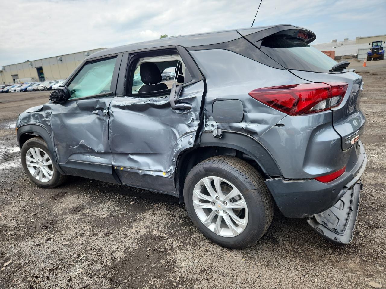 2021 Chevrolet Trailblazer Ls - Image 2