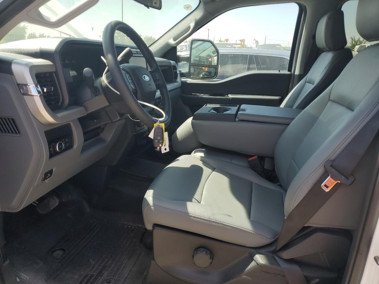 2024 Ford F350 Super Duty - Фото 7