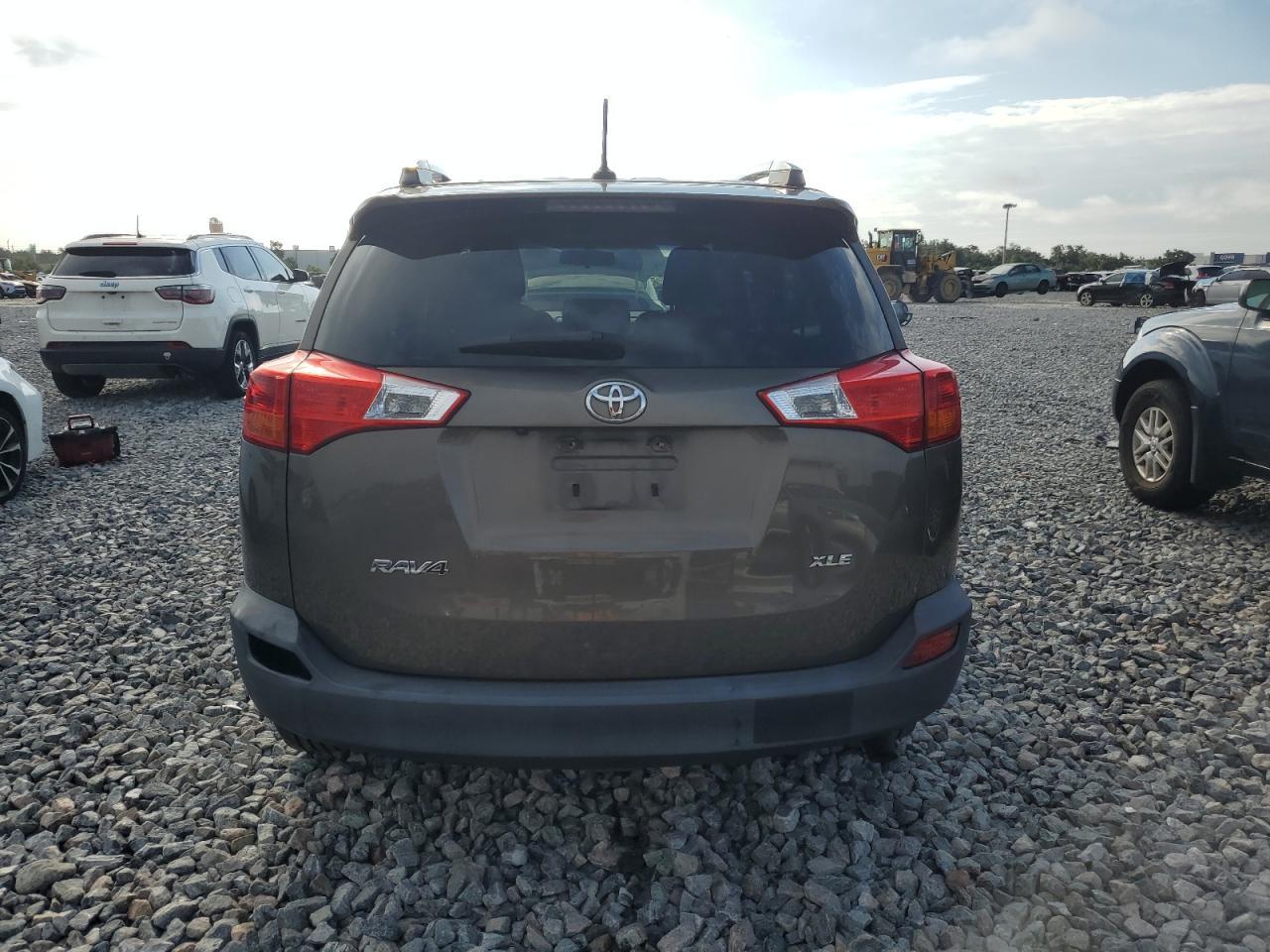 2015 Toyota Rav4 Xle - Image 6