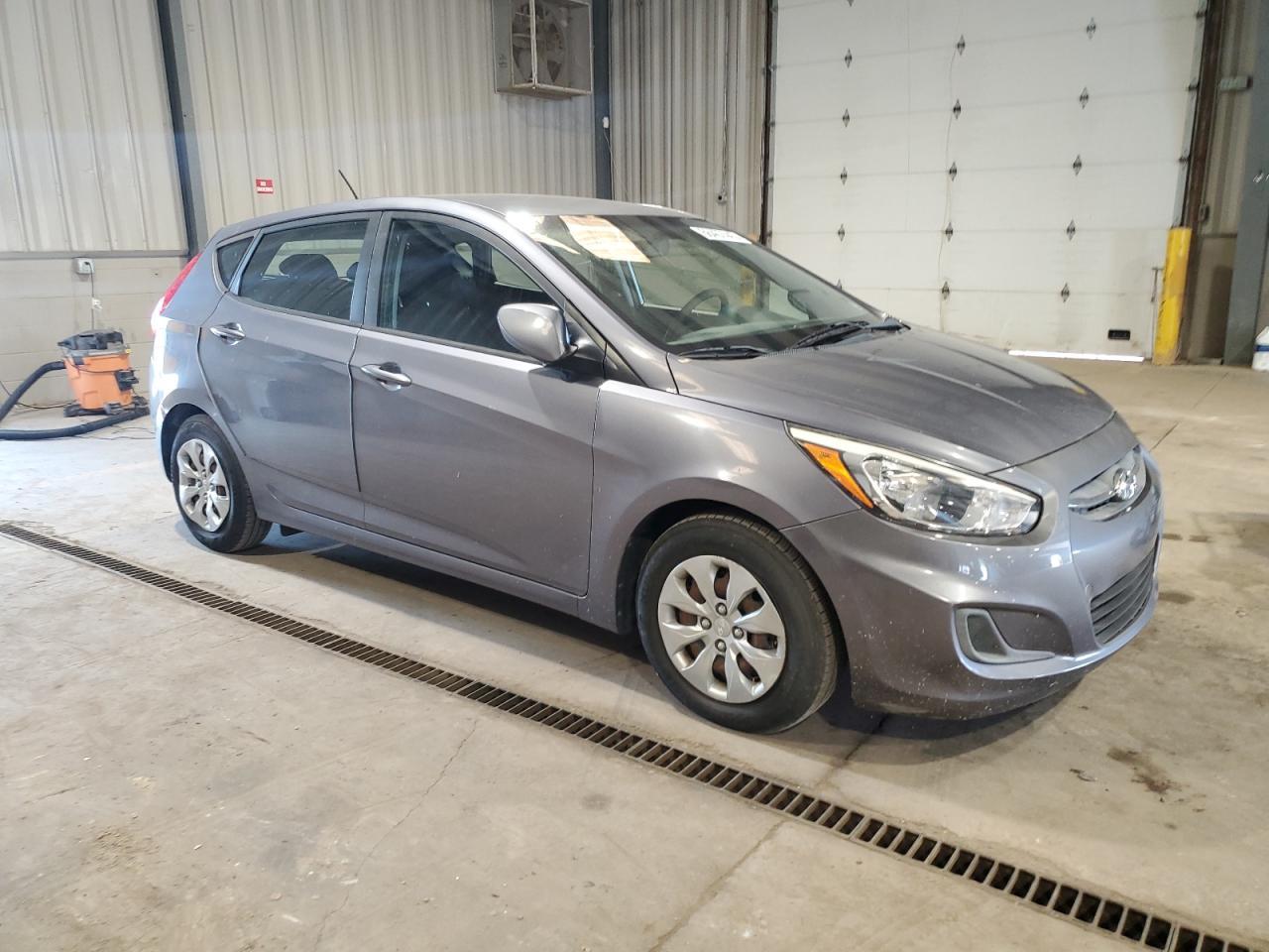 2017 Hyundai Elantra - Фото 4