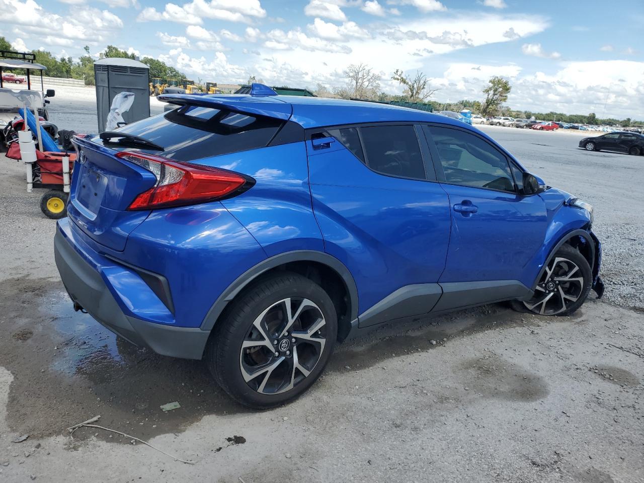 2019 Toyota C-Hr Xle - Image 3