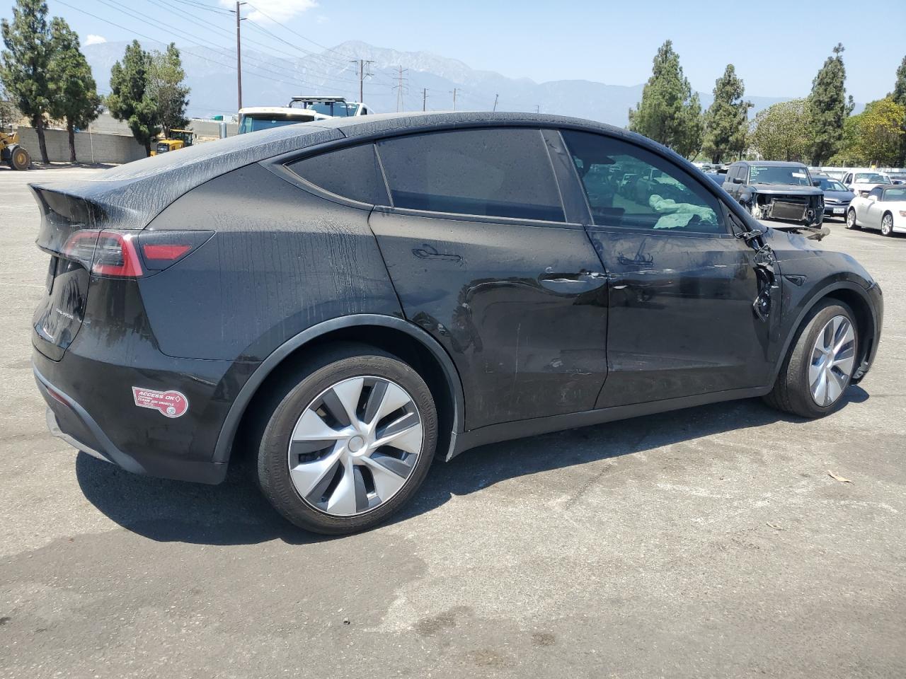2023 Tesla Model Y - Image 3