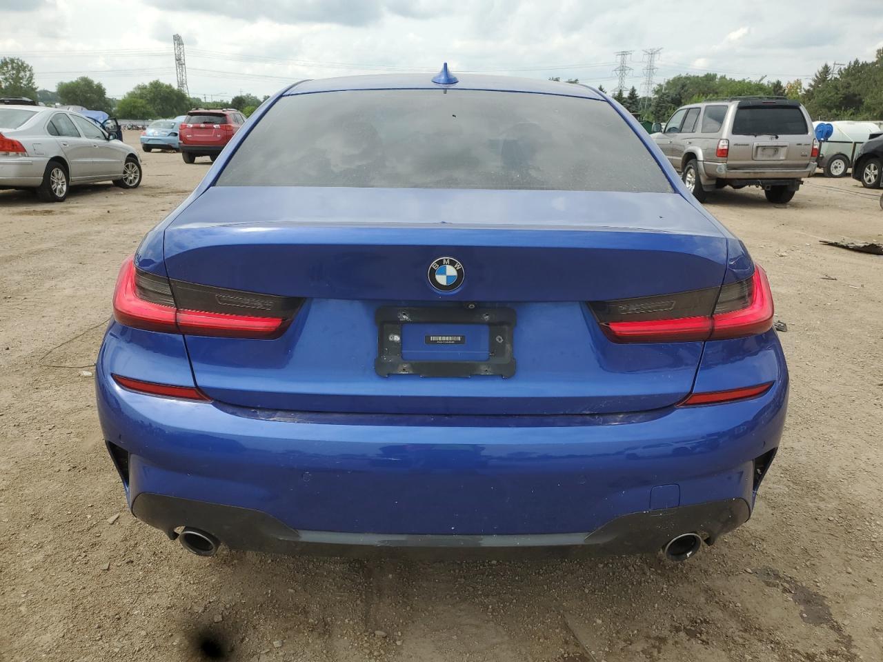 2019 BMW 330Xi - Фото 6