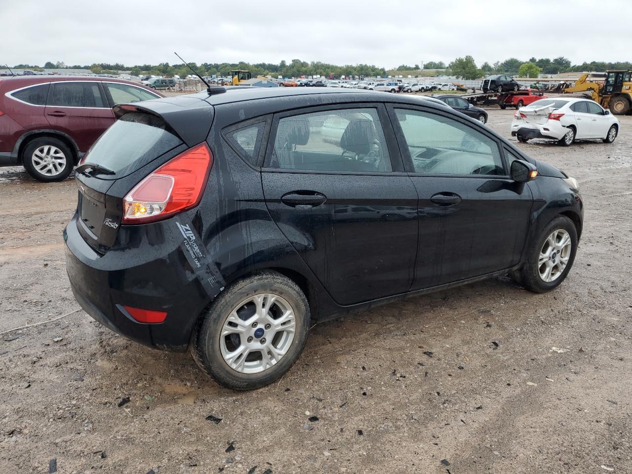 2016 Ford Fiesta Se - Фото 3