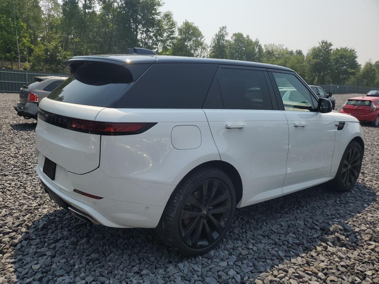 2024 Land Rover Range Rover Sport Dynamic Se - Image 3