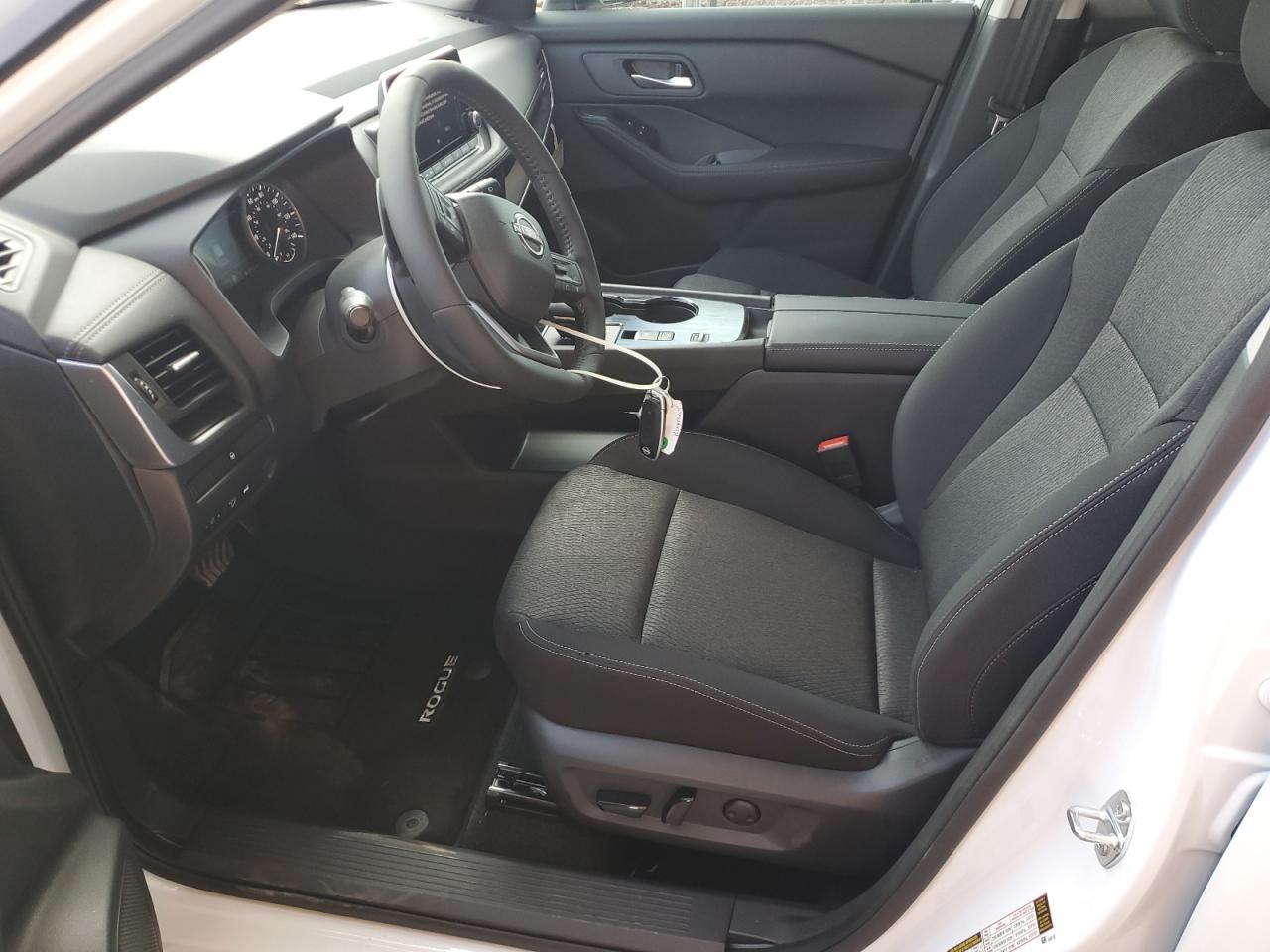 2025 Nissan Rouge - Image 7