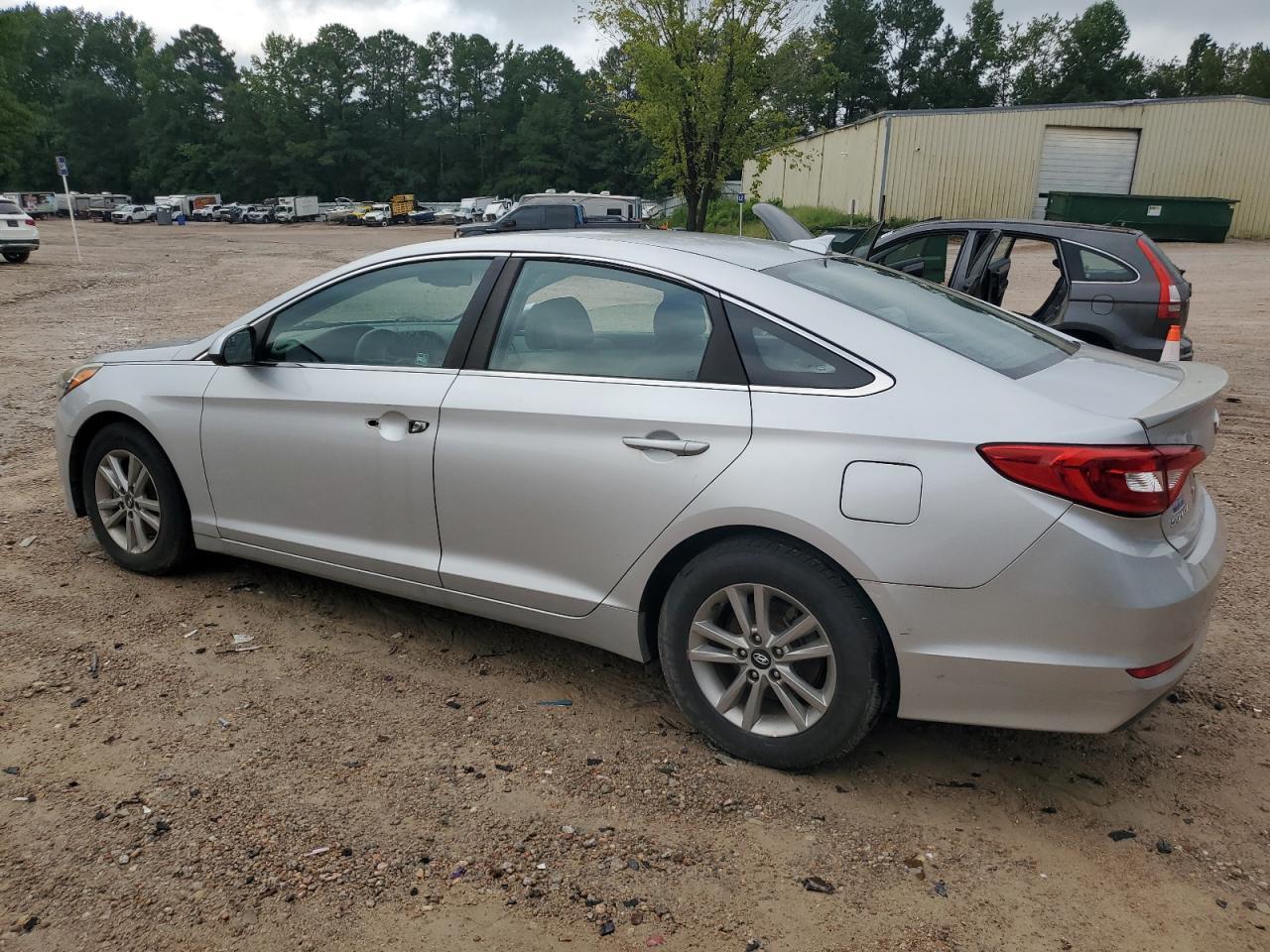 2016 Hyundai Sonata Se - Image 2