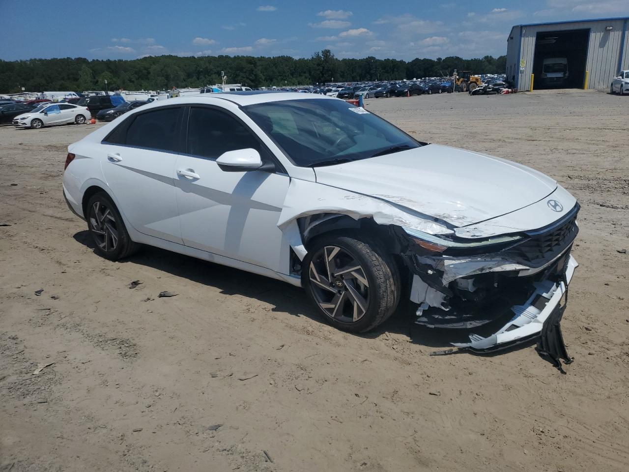 2025 Hyundai Elantra Sel - Image 4