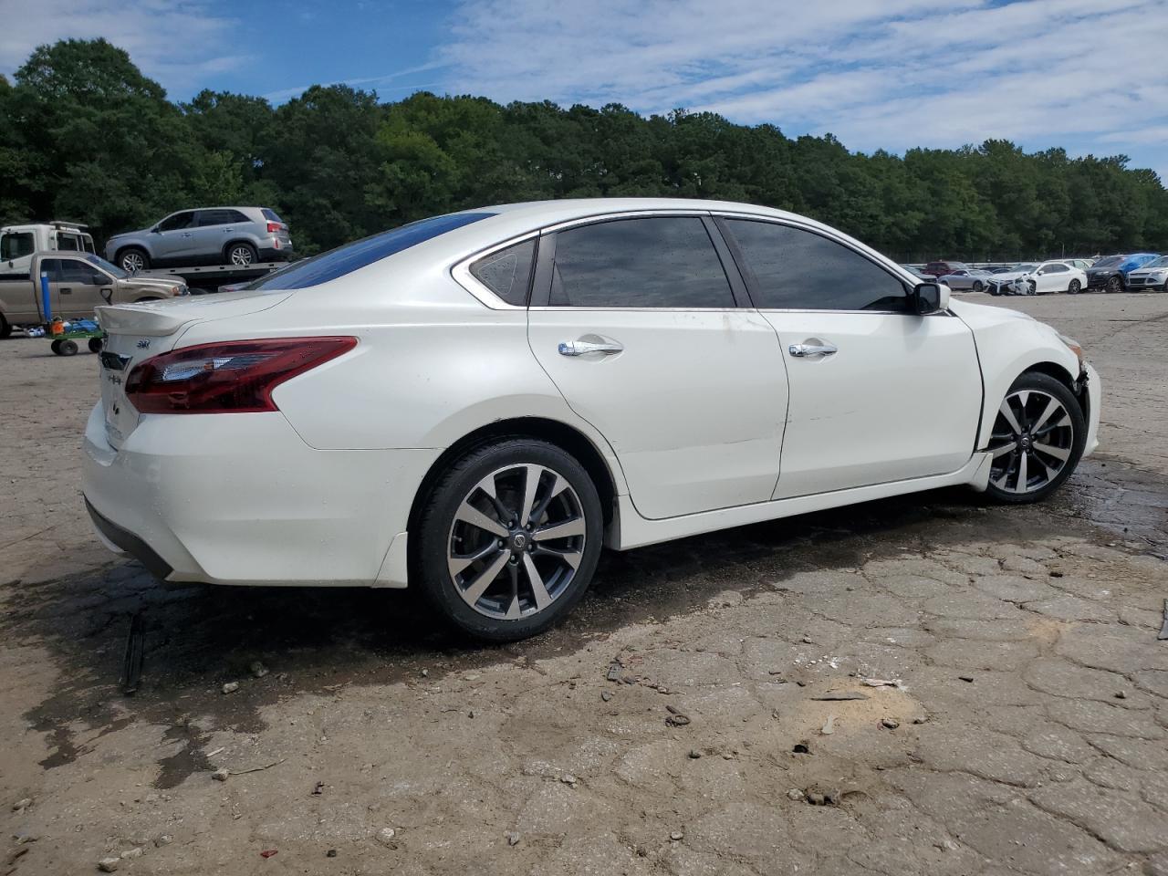 2017 Nissan Altima 2.5 - Image 3