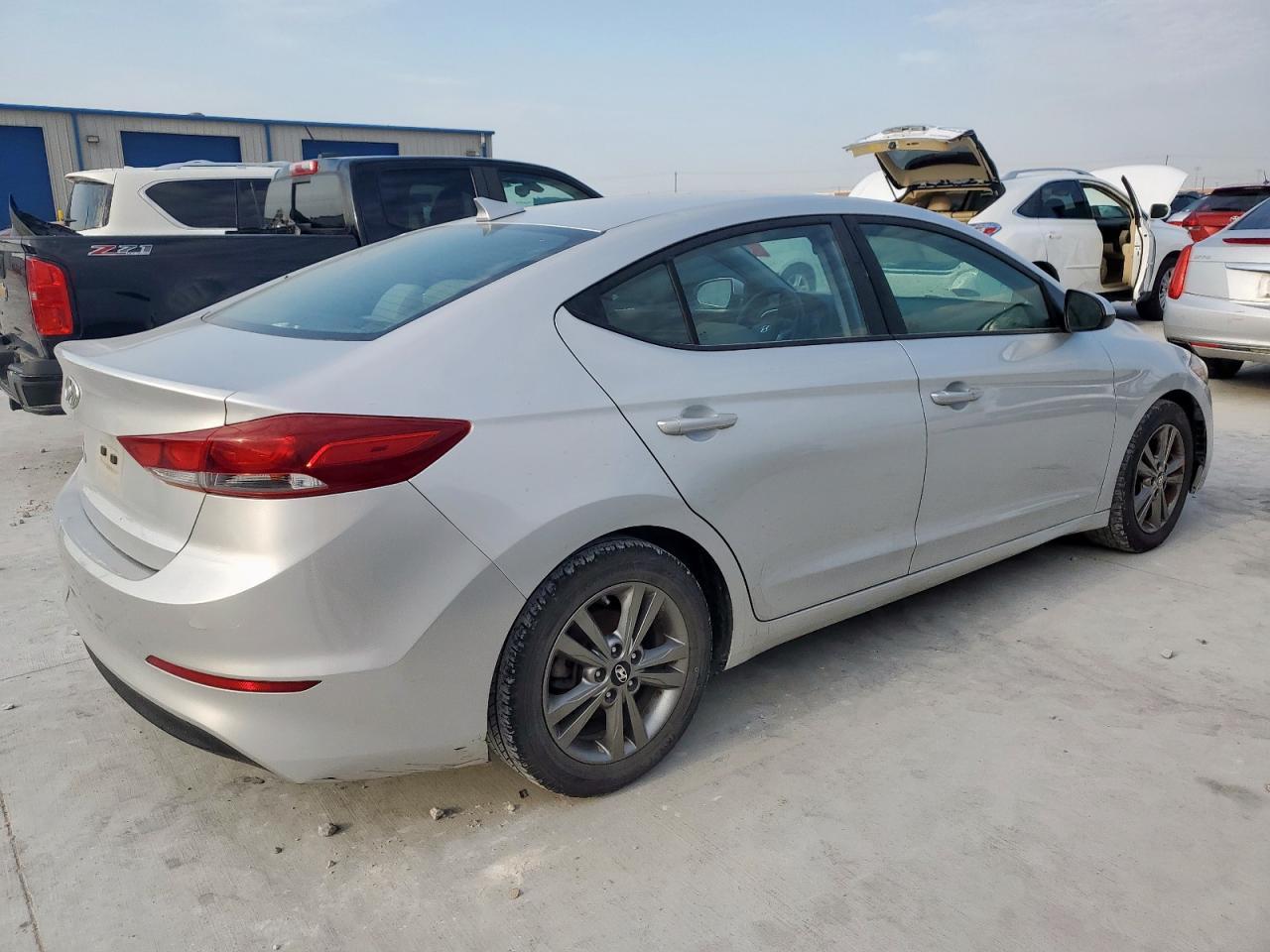 2018 Hyundai Elantra Sel - Image 3