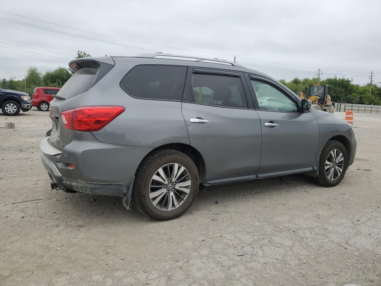 2018 Nissan Pathfinder S - Фото 3