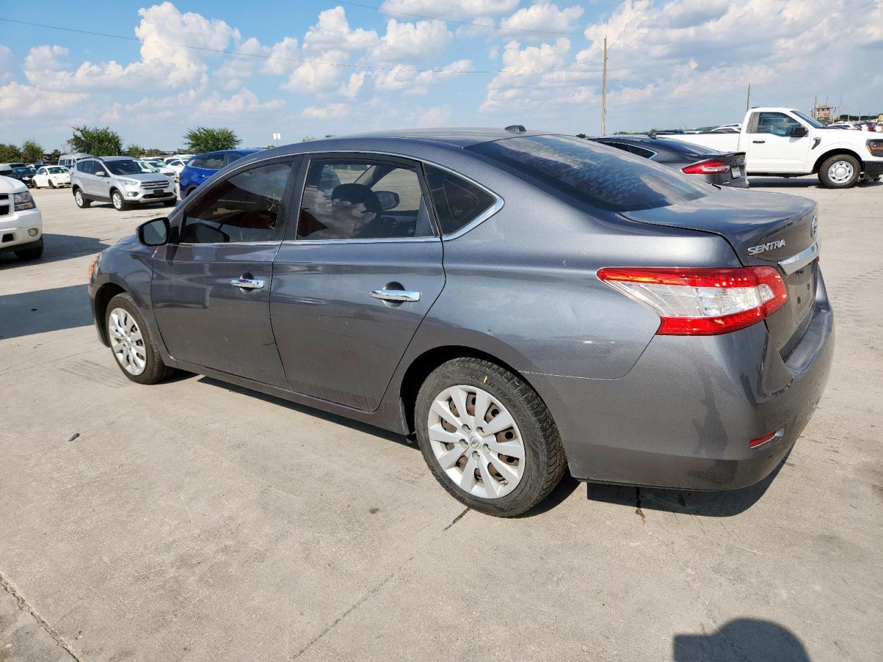 2015 Nissan Sentra S - Фото 2