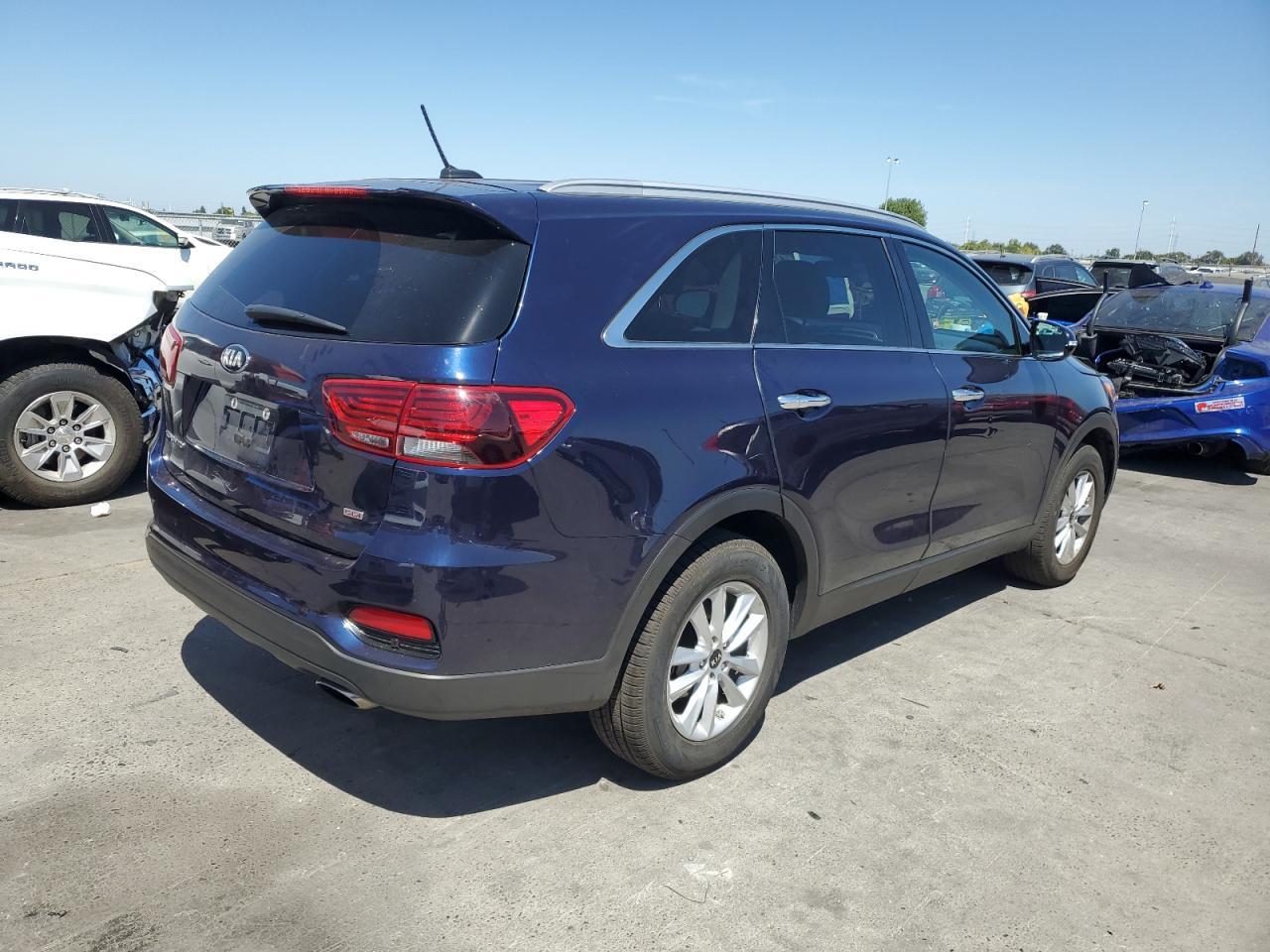 2020 Kia Sorento L - Image 3