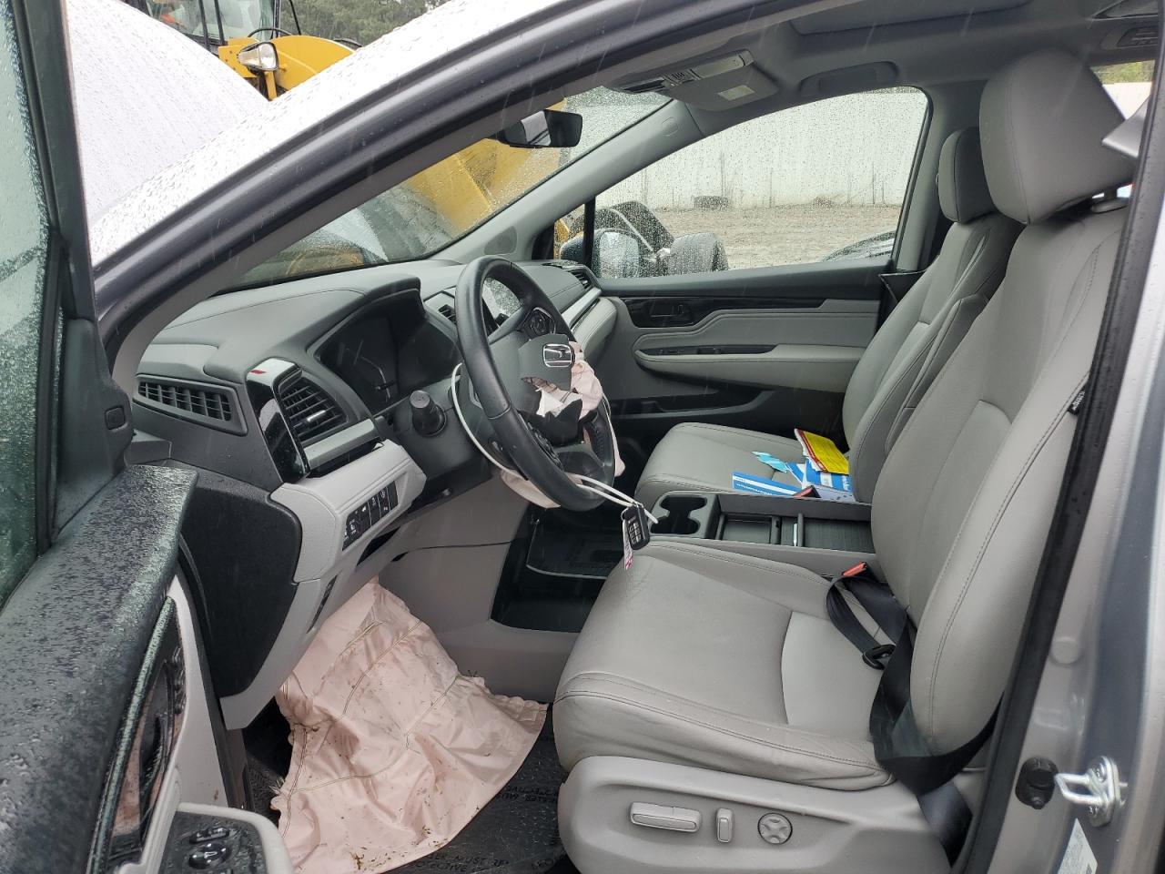 2022 Honda Odyssey Touring - Image 7