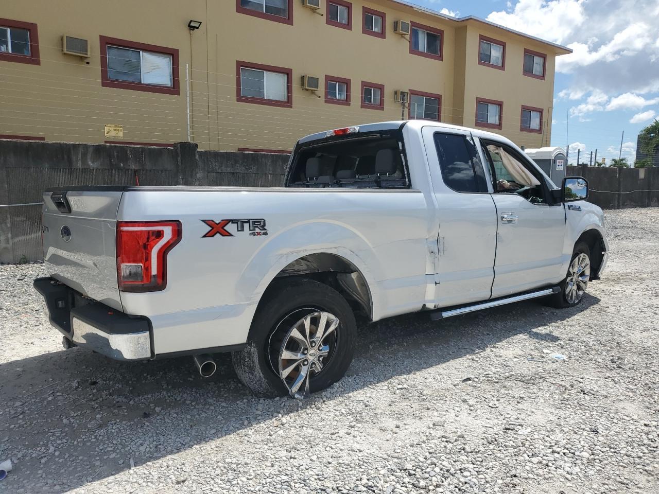 2017 Ford F150 Super Cab - Фото 3
