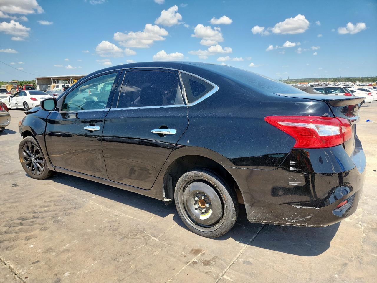 2018 Nissan Sentra S - Фото 2