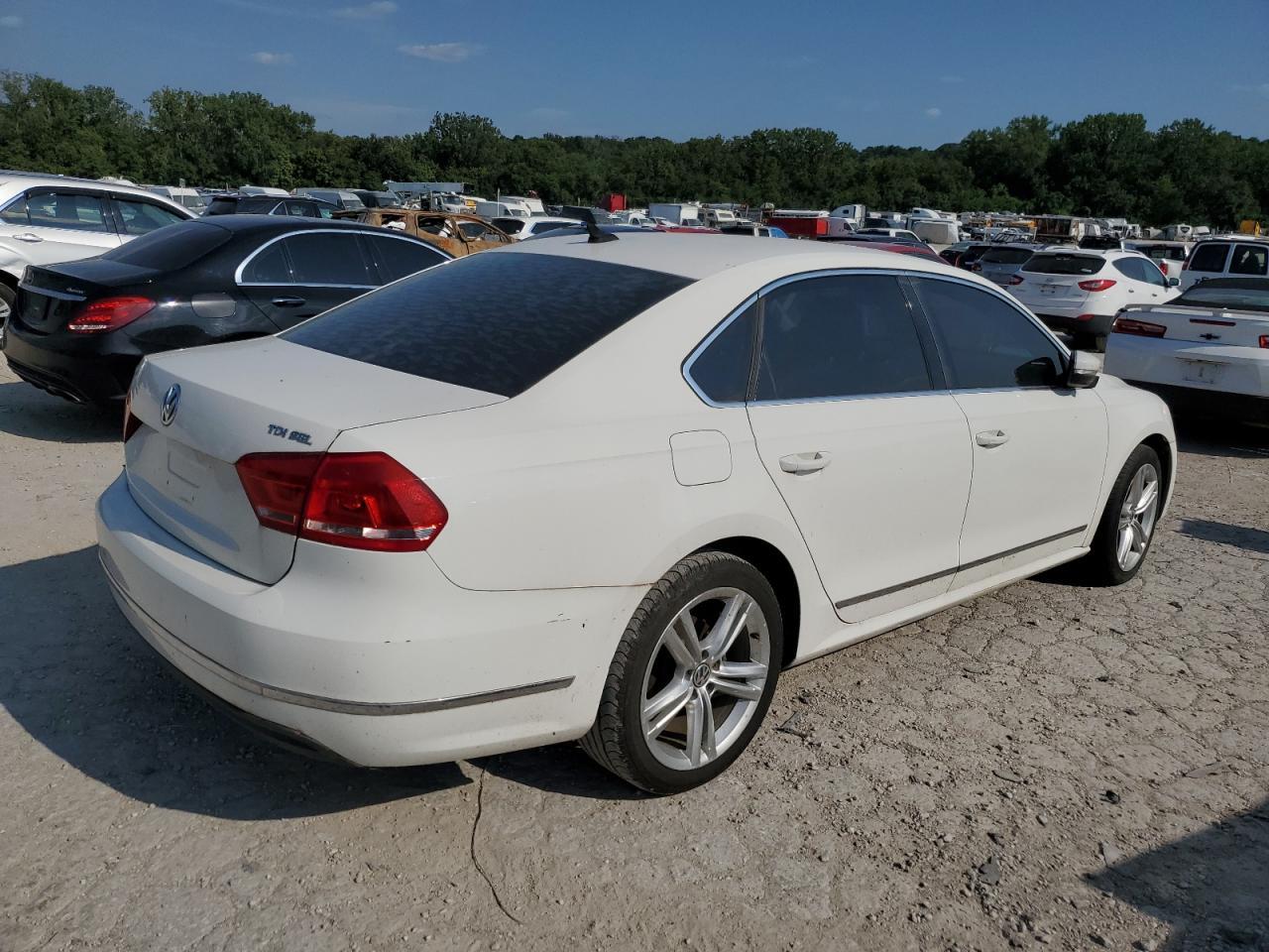 2014 Volkswagen Passat Sel - Фото 3