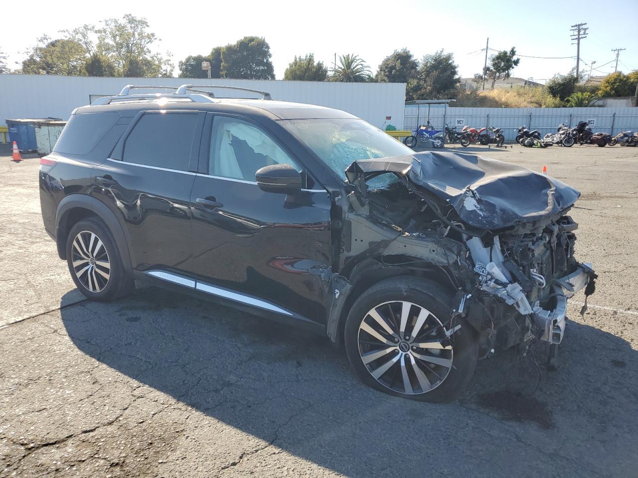 2023 Nissan Pathfinder Platinum - Фото 4