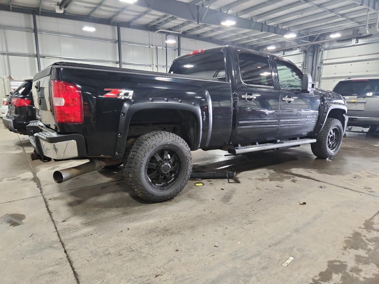 2012 Chevrolet Silverado K2500 Heavy Duty Ltz - Image 3