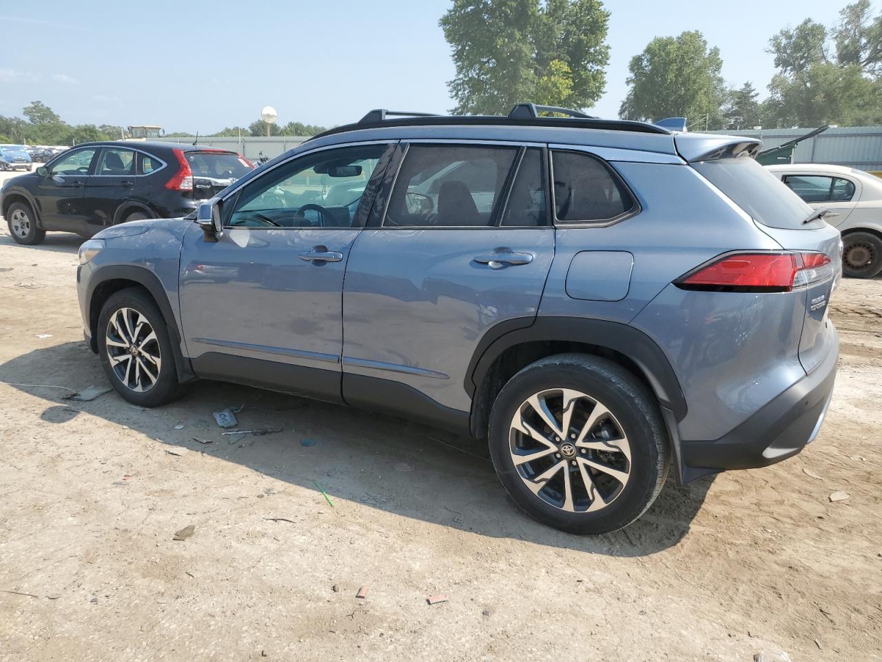 2023 Toyota Corolla Cross Xle - Image 2