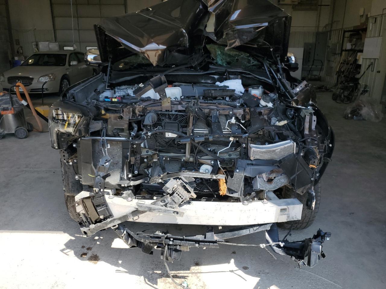 2024 Toyota Tundra Crewmax Platinum - Image 5