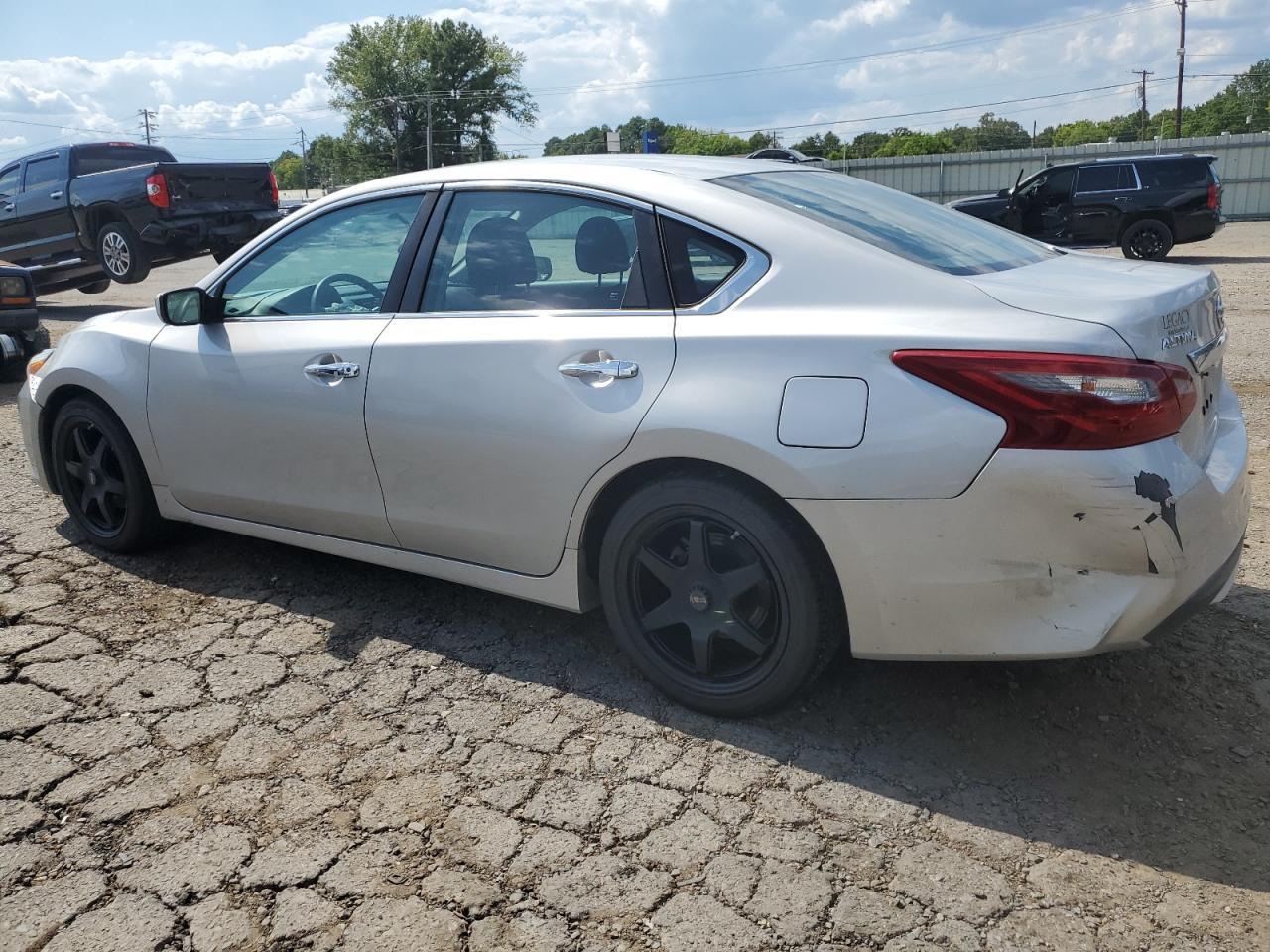 2018 Nissan Altima 2.5 S - Фото 2