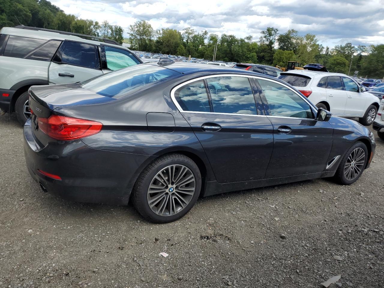 2018 BMW 530 Xi - Фото 3