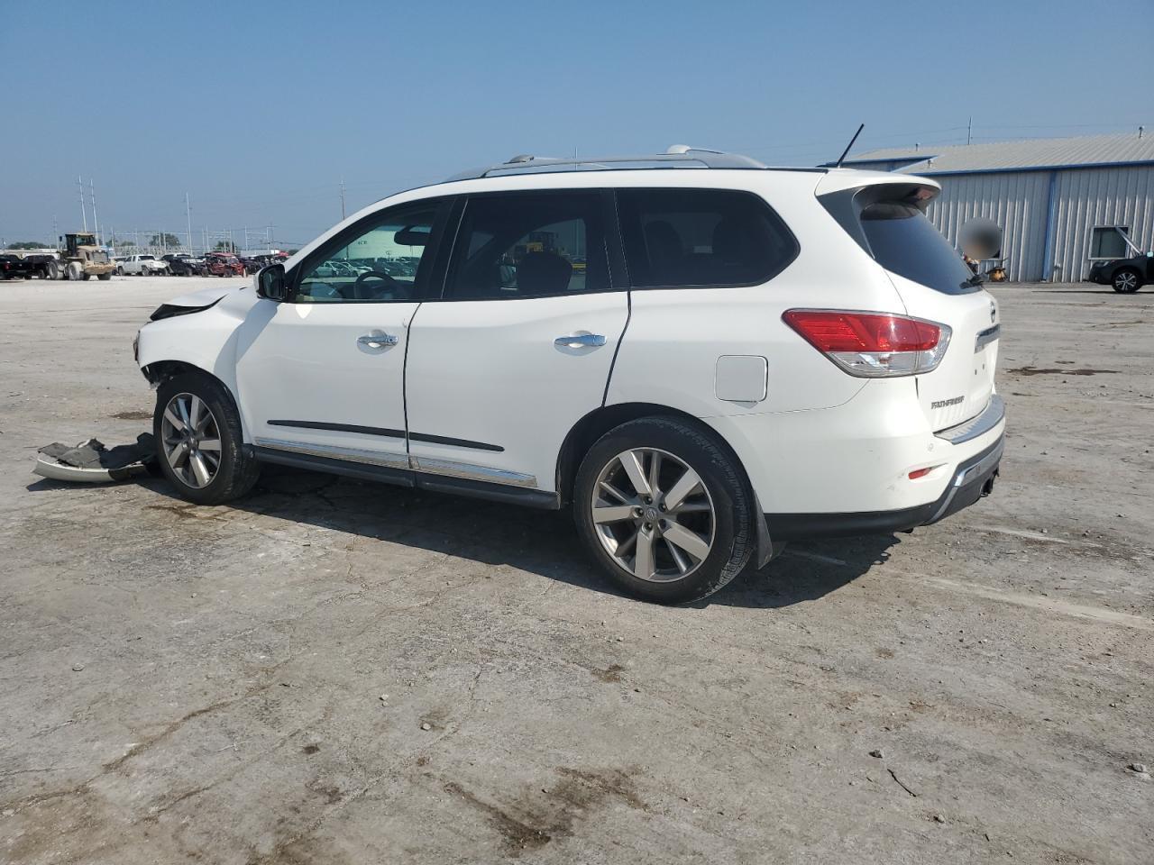 2013 Nissan Pathfinder S - Фото 2