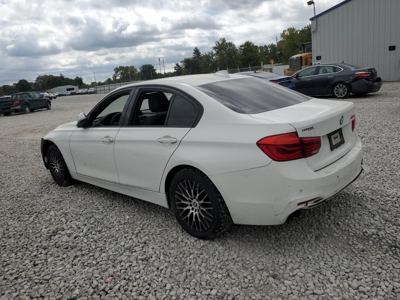 2016 BMW 328 I Sulev - Фото 2