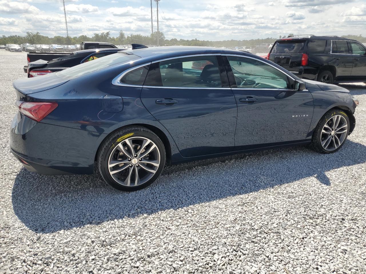 2022 Chevrolet Malibu Lt - Фото 3