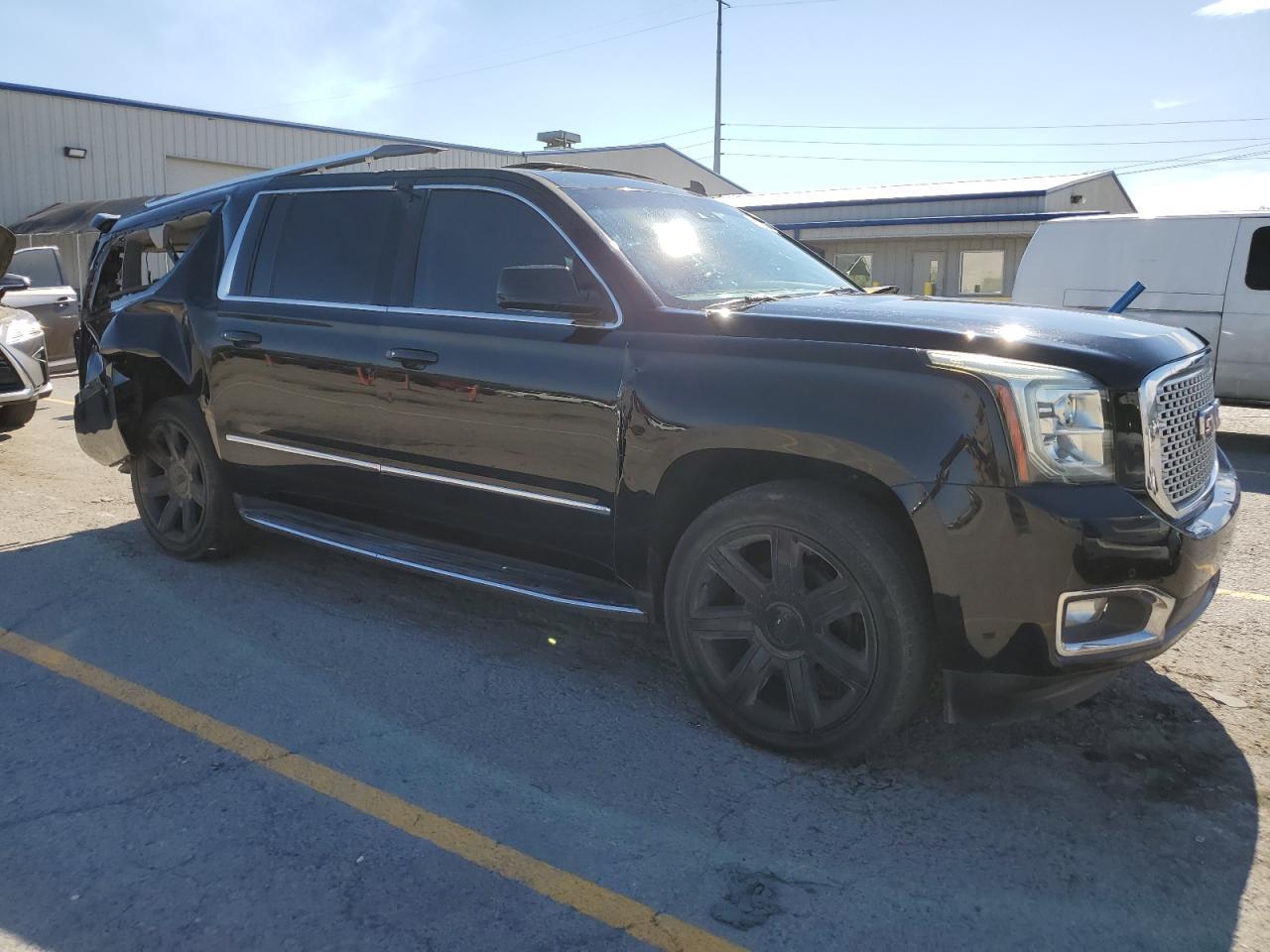 2015 GMC Yukon Xl C1500 Slt - Image 4