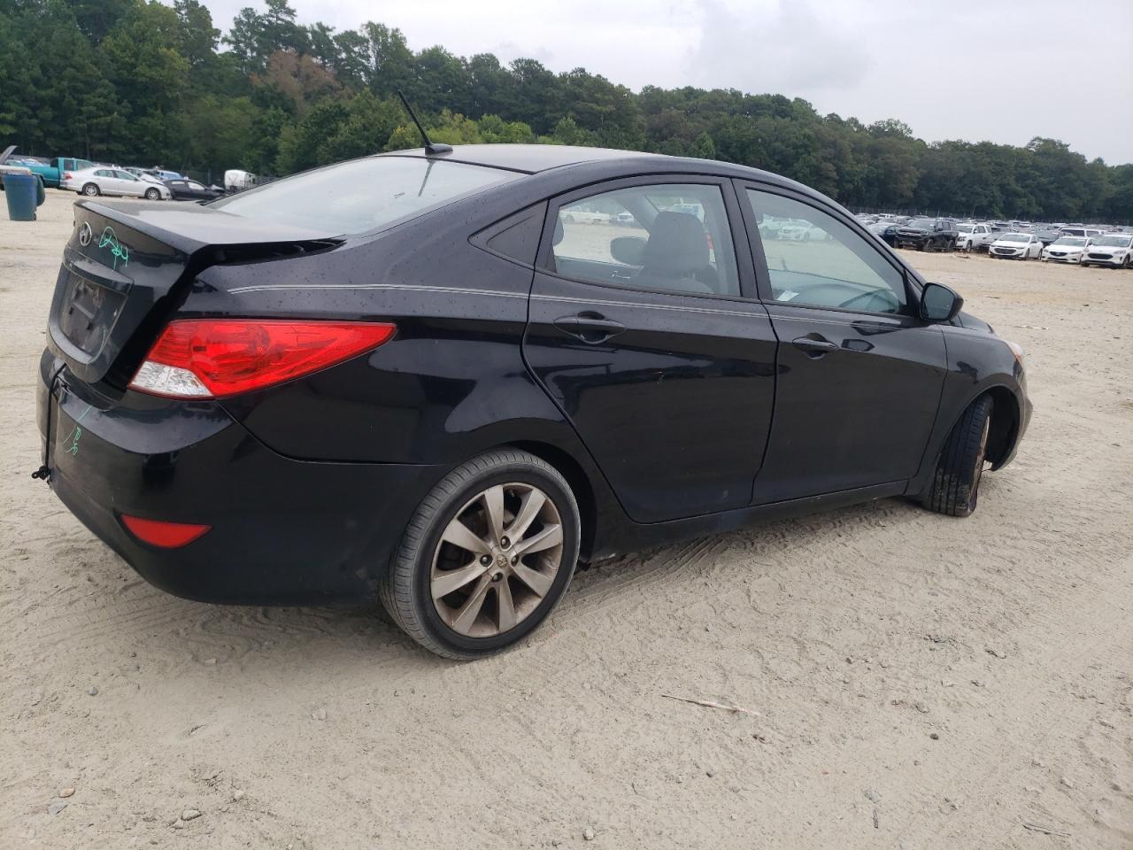 2013 Hyundai Accent Gls - Фото 3