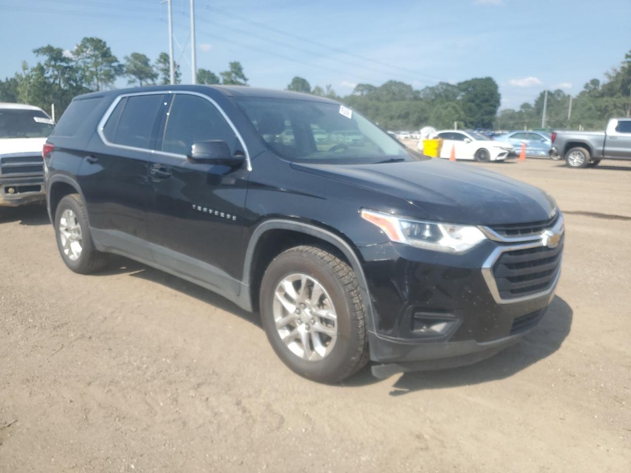 2019 Chevrolet Traverse Ls - Фото 4