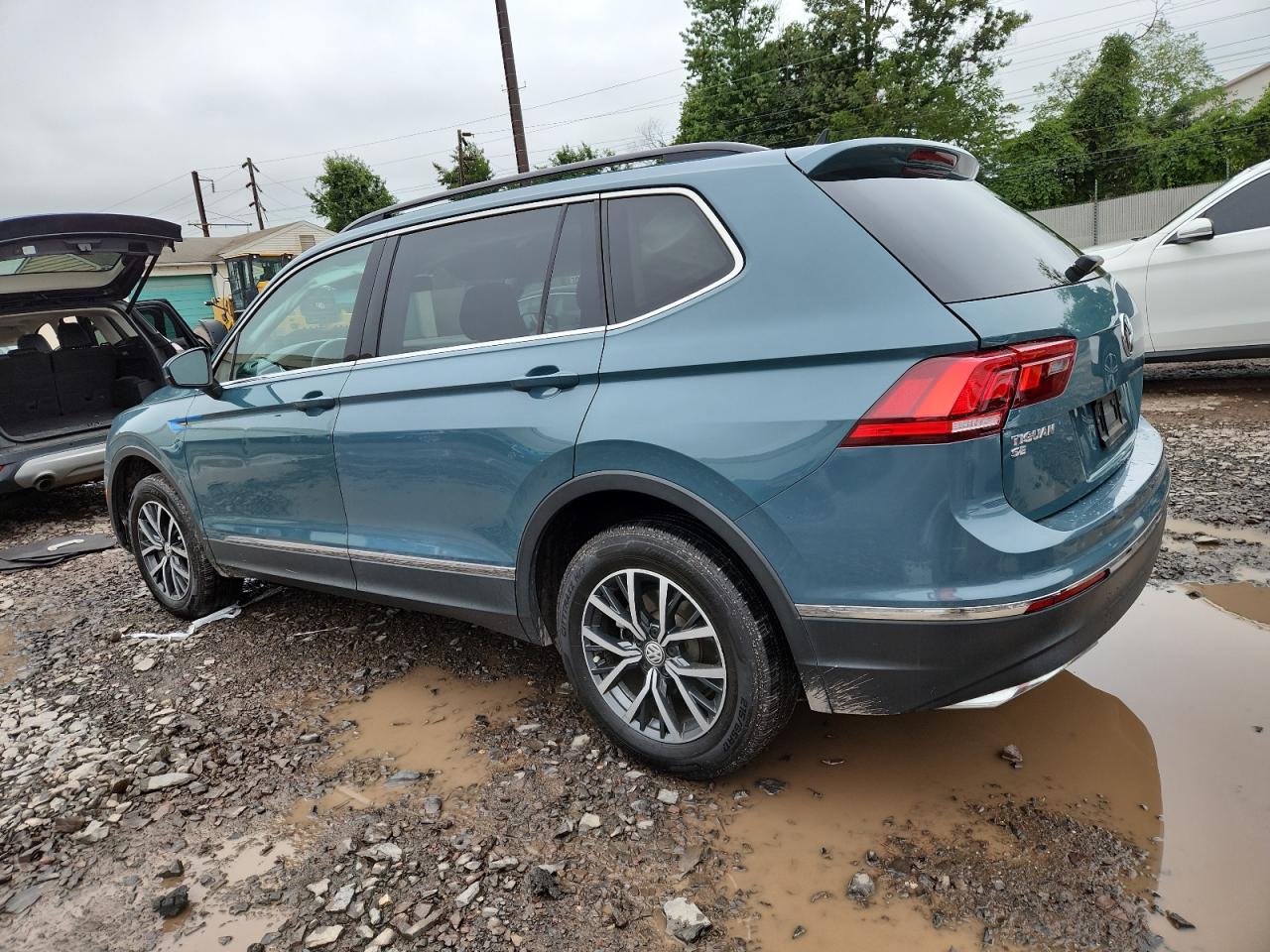 2020 Volkswagen Tiguan Se - Фото 2