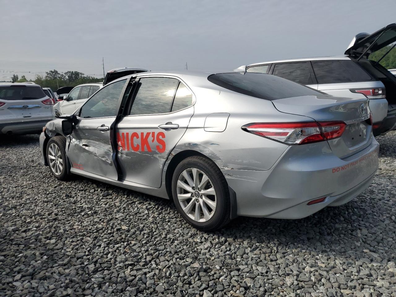 2019 Toyota Camry L - Фото 2