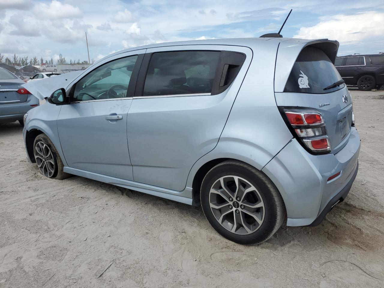 2018 Chevrolet Sonic Lt - Фото 2