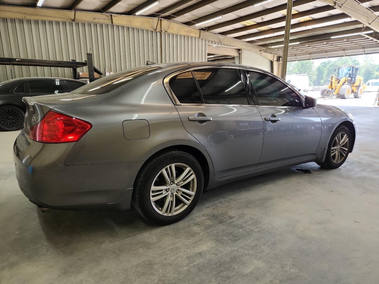 2011 Infiniti G37 - Фото 3