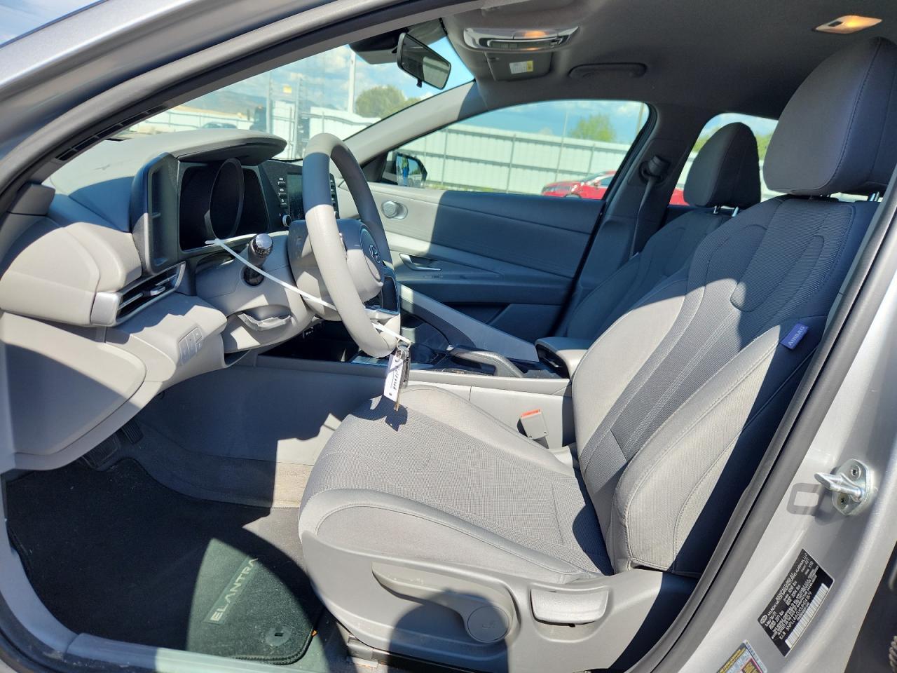 2021 Hyundai Elantra Se - Фото 7